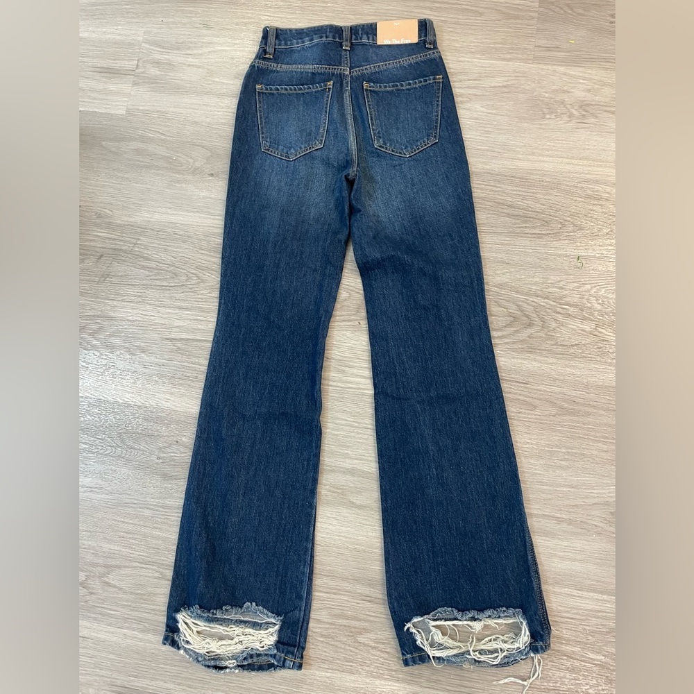 Awesome FREE PEOPLE Flared Blue Jeans with Distressed Cuffs. 24/33 - Picture 5 of 12